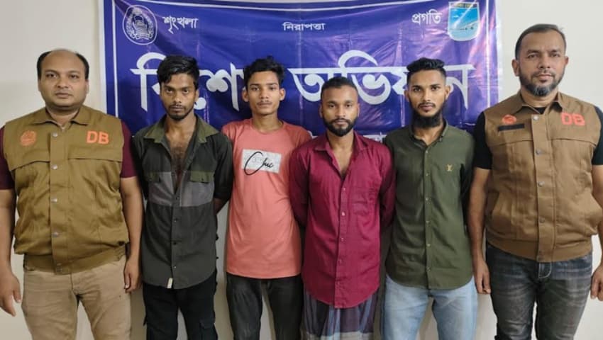 আশুলিয়ায় ছিনতাই ও চোরচক্রের ৫ সদস্য গ্রেফতার