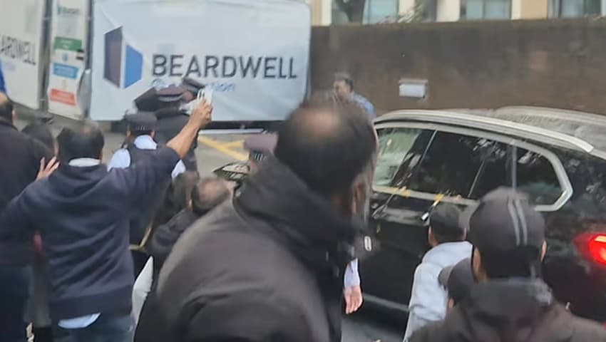 লন্ডনে মাহফুজ আলমের ওপর হামলার চেষ্টা