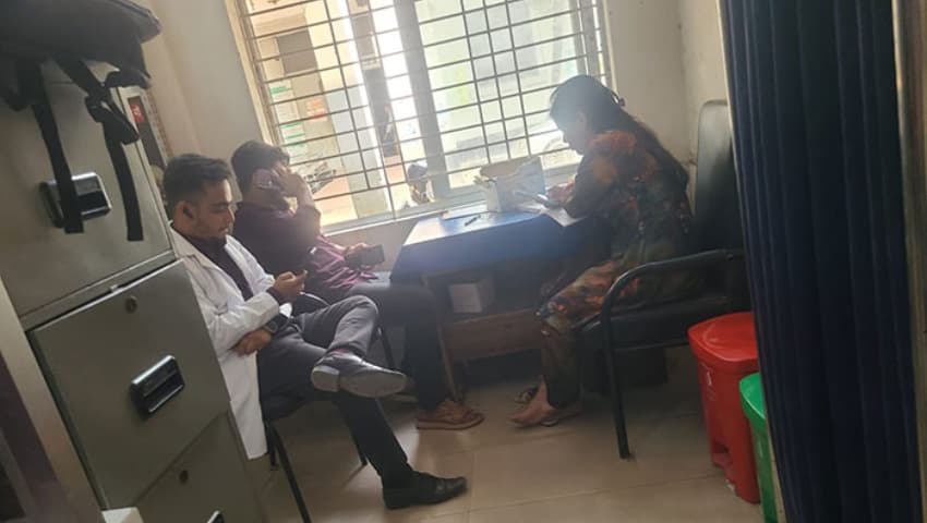 সাভারের সরকারি হাসপাতালে চরম অব্যবস্থাপনা