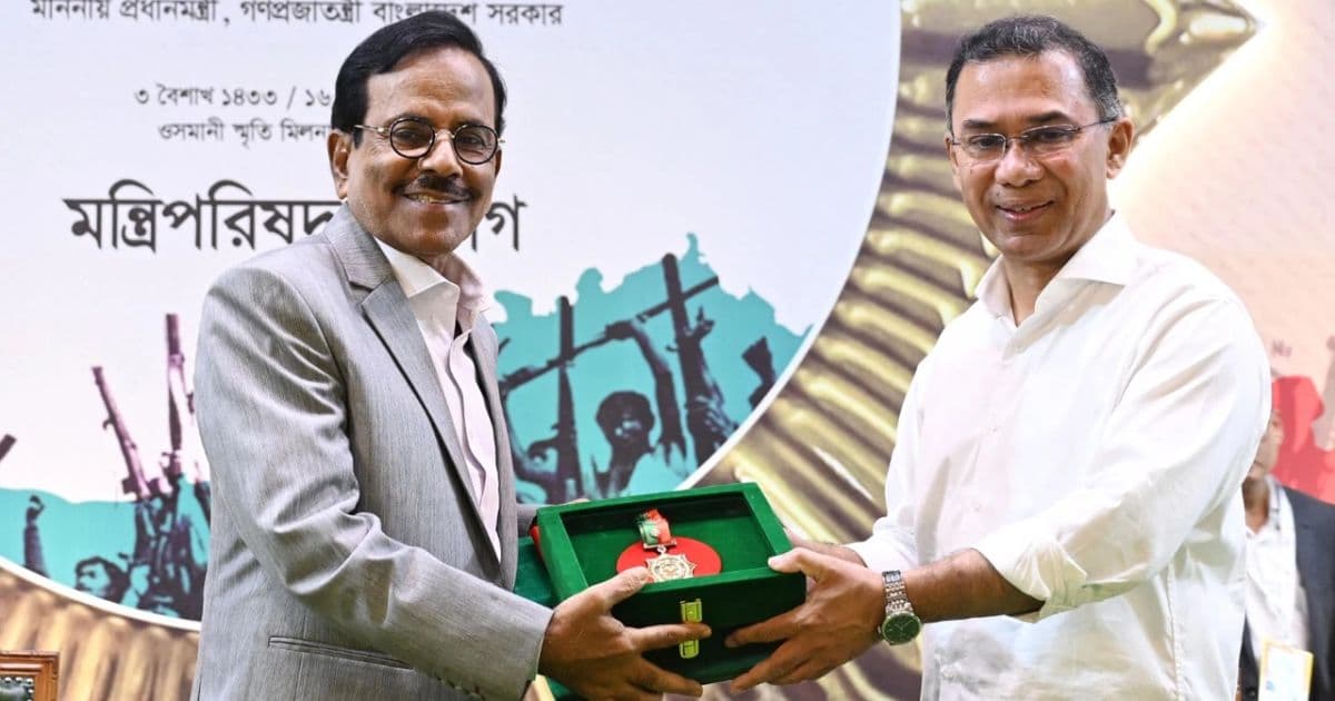 স্বাধীনত পুরস্কারটি দর্শকদের উদ্দেশে উৎসর্গ করছি : হানিফ সংকেত